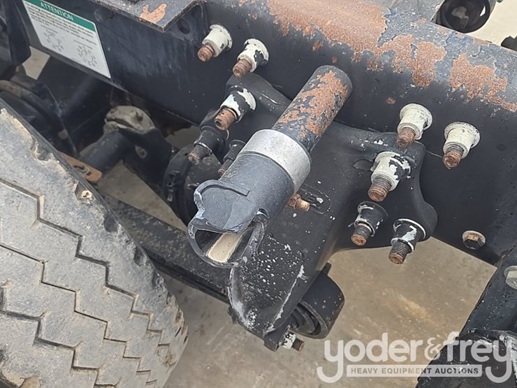 2011-freightliner-cascadia-125-image-27