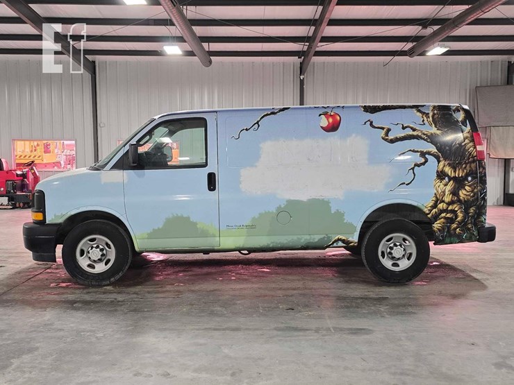 2017-chevrolet-express-2500-image-5