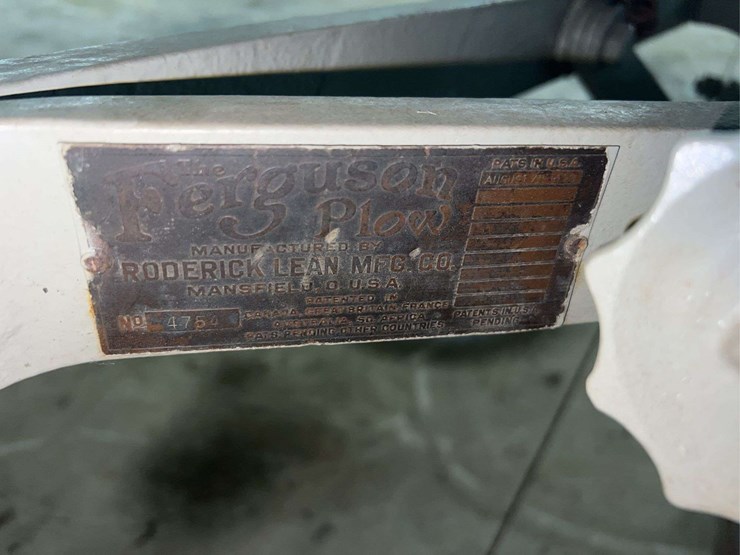 two-bottom-ferguson-plow-image-18