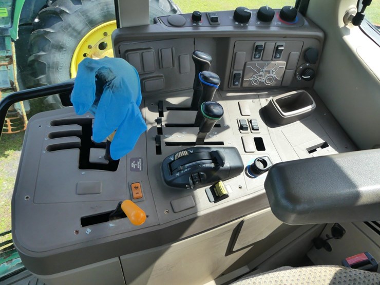 2015-john-deere-6155m-image-12