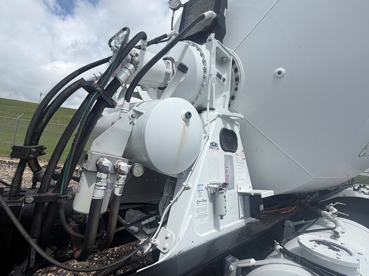 2022-western-star-4700-image-18