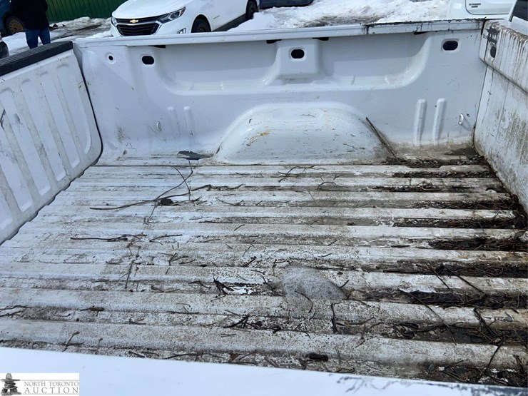 2011-chevrolet-silverado-1500-image-16