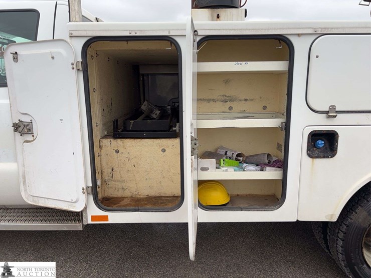 2012-ford-f550-image-17