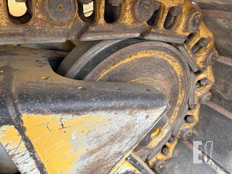 2020-caterpillar-d6-xe-lgp-image-39