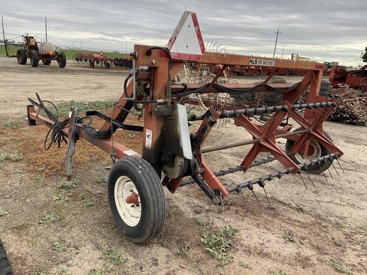 h-&-s-hay-machine-ii-image-6