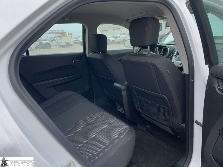 2017-chevrolet-equinox-image-19