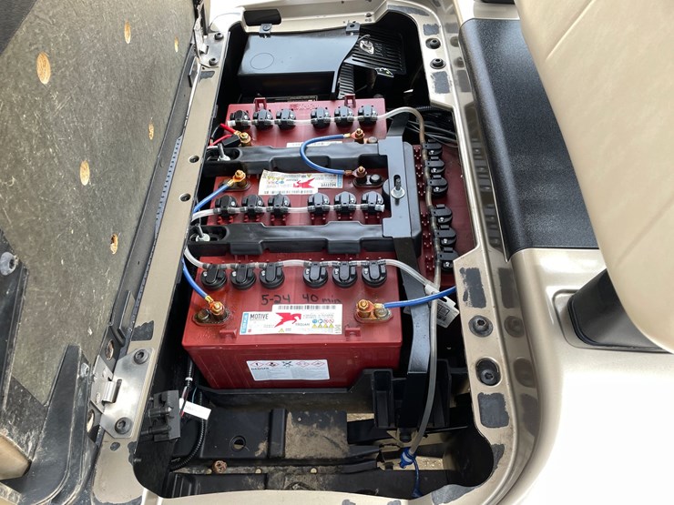 #606-•-ez-go-rxv-30-electric-golf-cart-image-20