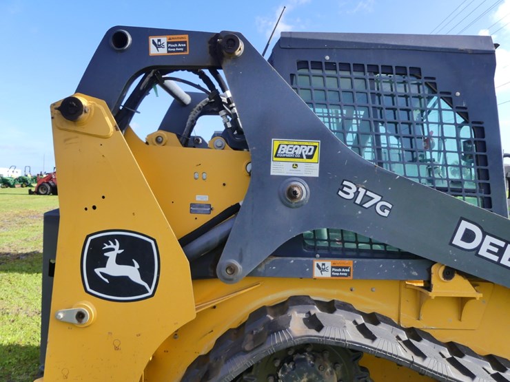 2022-deere-317g-image-7