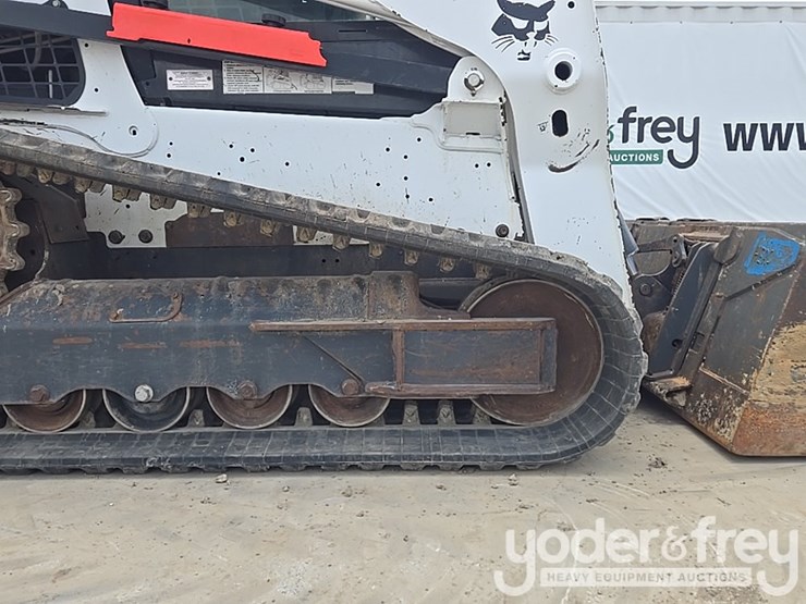 2021-bobcat-t740-image-17