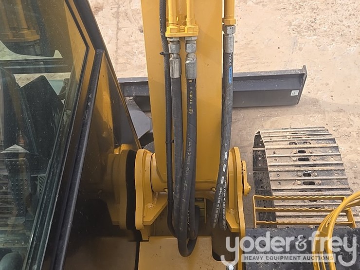 2018-caterpillar-305.5-image-45