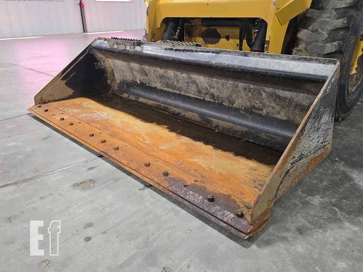 2021-caterpillar-242d3-image-9