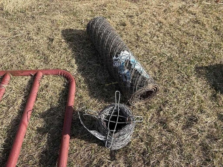 partial-roll-of-barb-wire-&-cyclone-fence-image-1