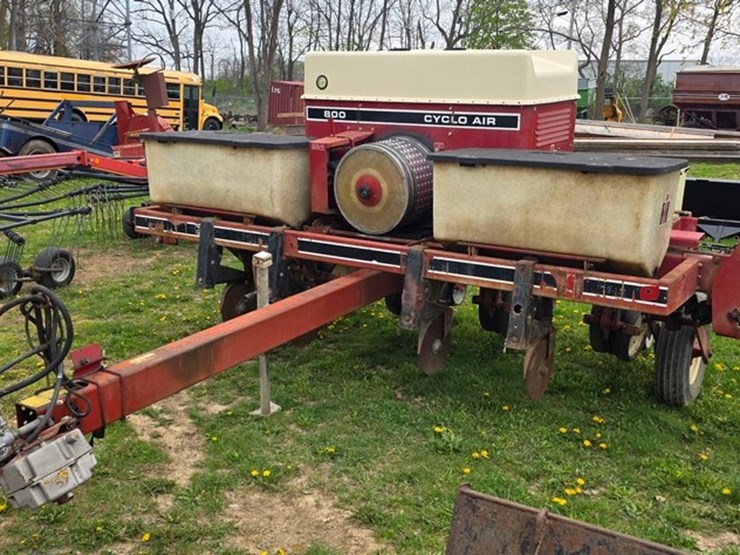 international-800-image-2