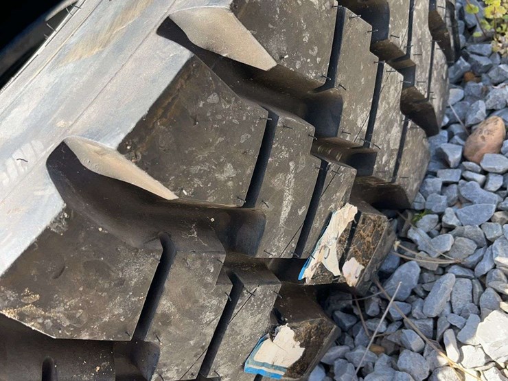 goodyear,-1100-r-22-new-tire-image-2