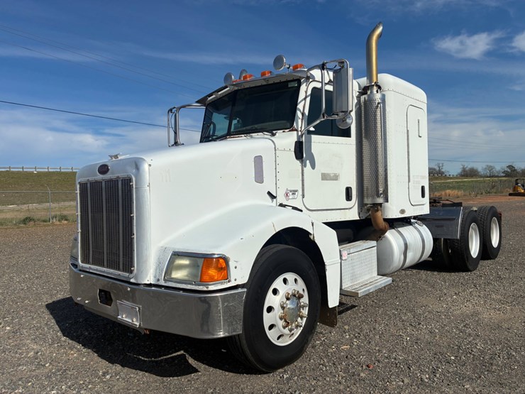 2007-peterbilt-385-image-1