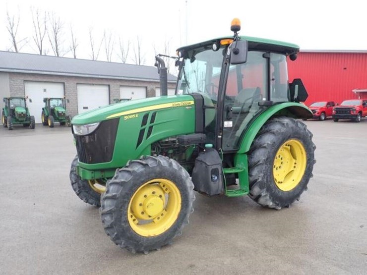 2016-john-deere-5085e-image-1