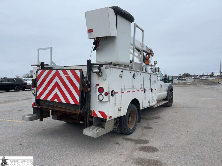 2011-ford-f550-image-5