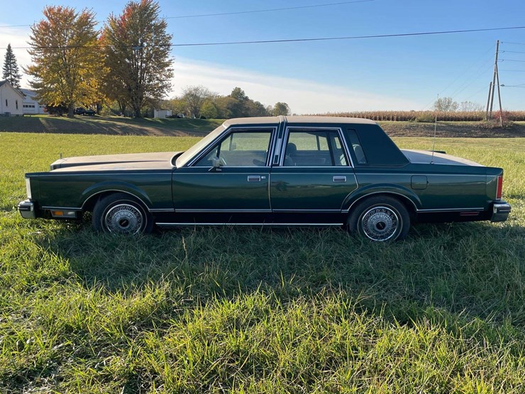 1980-lincoln-continental-town-car-image-5