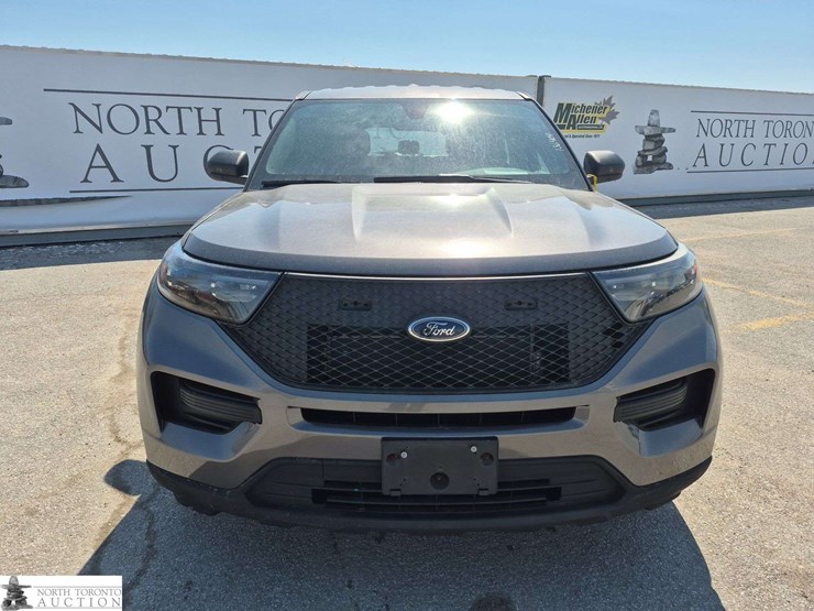 2020-ford-explorer-image-2