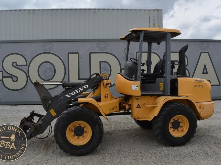 2015-volvo-l30g-image-2