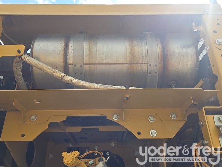 2019-caterpillar-336-image-57