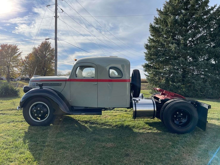 1939-ford-truckstell-sleeper-cab-semi-image-6
