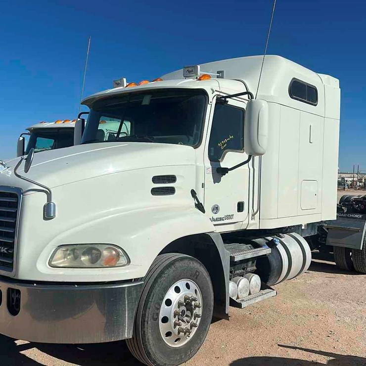 2018 MACK CXU (PINNACLE)
