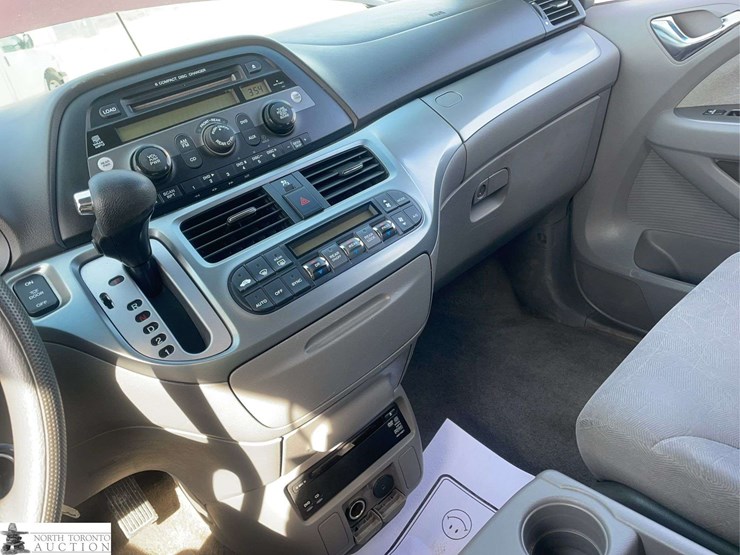 2010-honda-odyssey-image-13