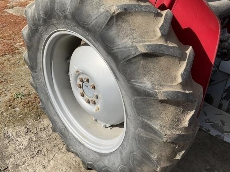 massey-ferguson-240-image-16