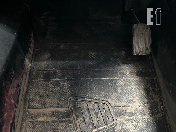 2021-jcb-3ts-8t-image-18