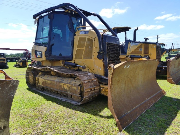 2015-caterpillar-d5k2-xl-image-2