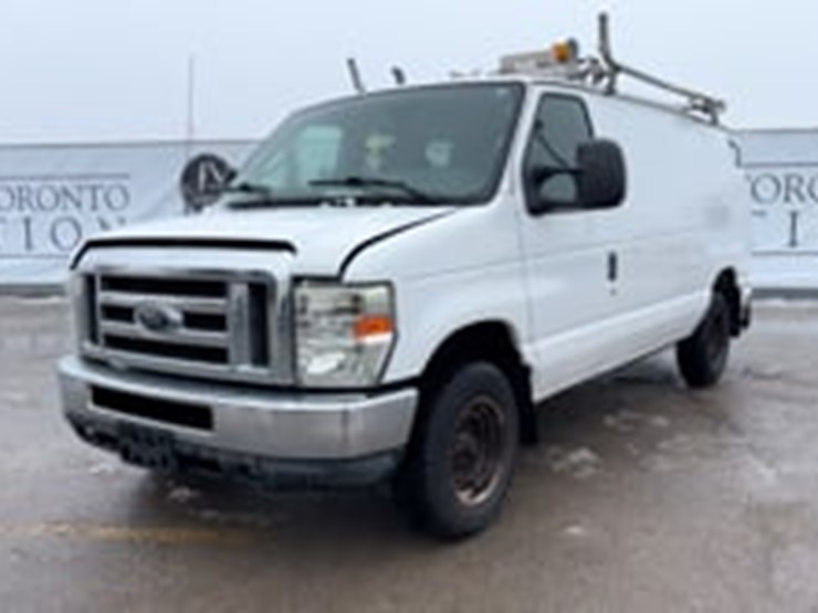 2011-ford-cargo-image-9