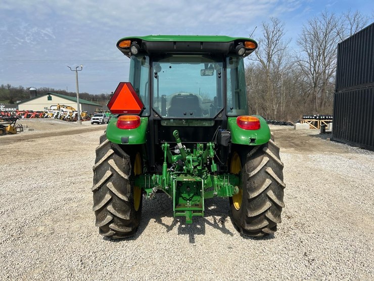 2021-john-deere-5075e-image-3