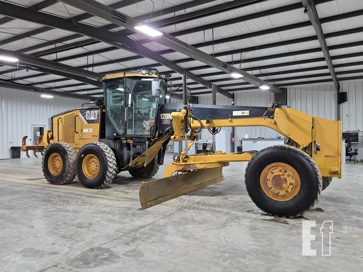 2009-caterpillar-120m-image-2