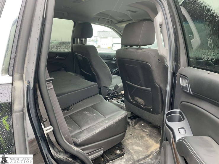 2015-chevrolet-tahoe-image-19