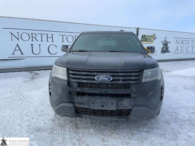 2017-ford-explorer-image-2