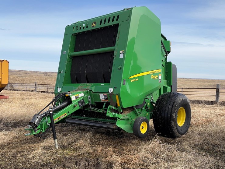john-deere-560m-image-1