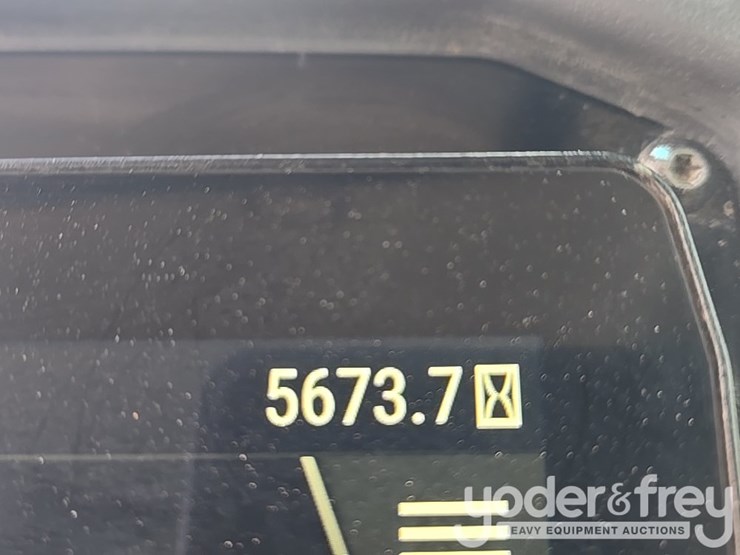 2021-caterpillar-d1-image-76