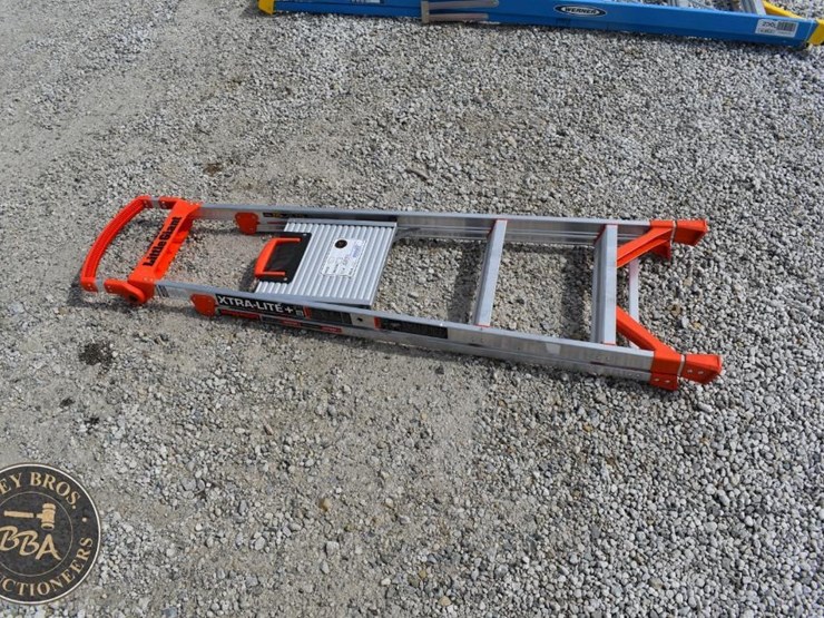 little-giant-extra-lite-step-ladder-42921-image-2