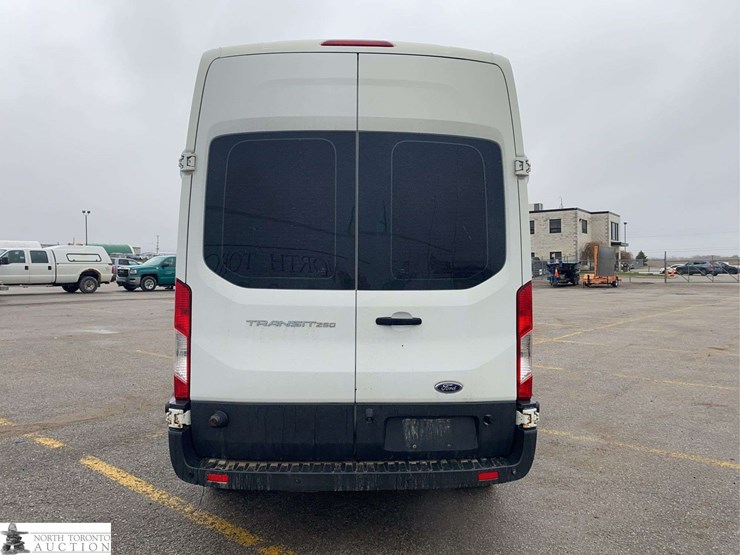 2016-ford-transit-image-6