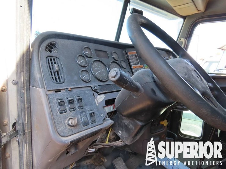 2012-peterbilt-365-image-6