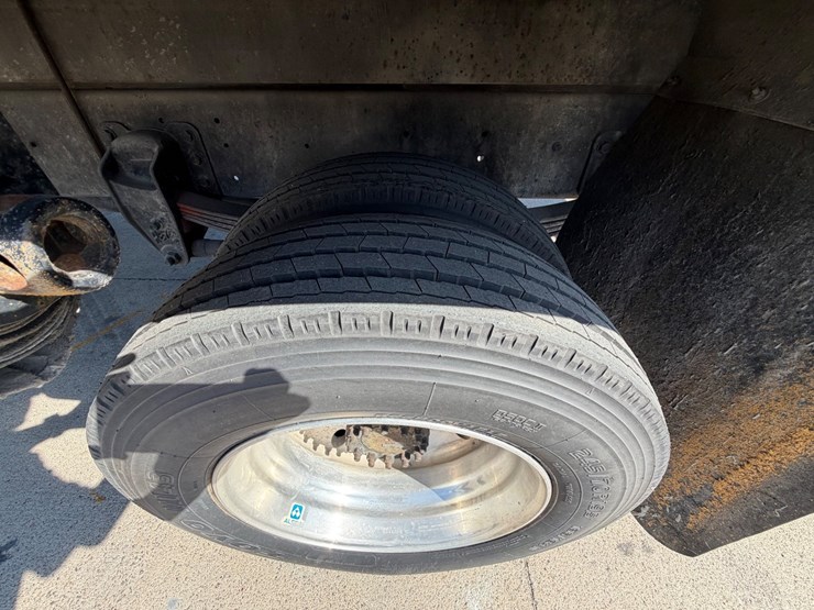 2007-kenworth-t300-image-12