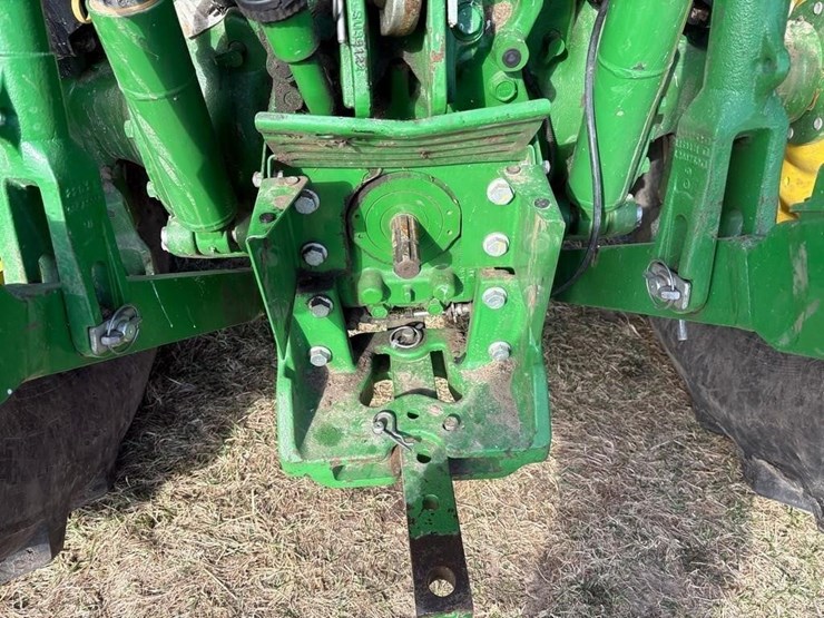 2022-john-deere-5100m-image-8