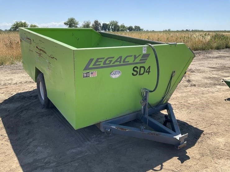 wilkey-lst400-9'x12'-hyd.-side-dump-nut-cart-image-3