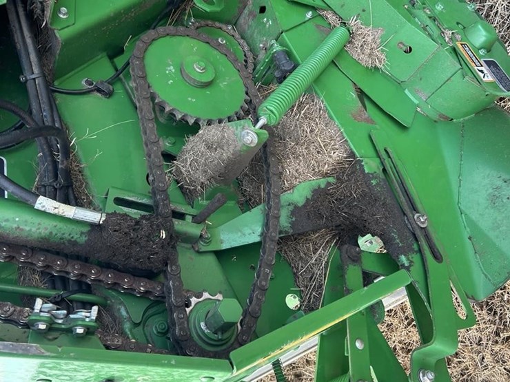 2019-john-deere-560m-image-38