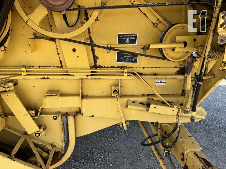 1987-new-holland-tr86-image-12