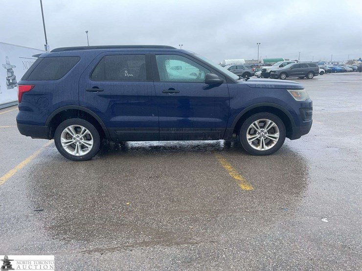 2016-ford-explorer-image-4