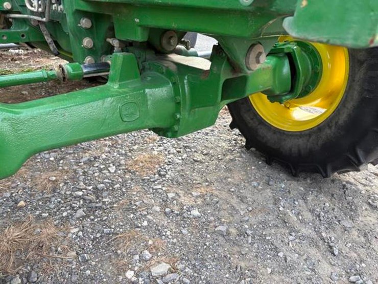 2020-john-deere-6105e-image-13