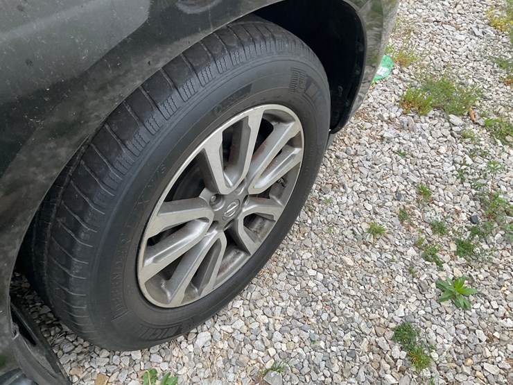 2015-nissan-pathfinder-image-8