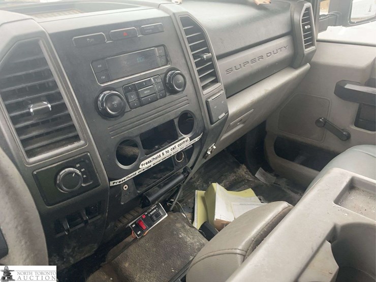 2017-ford-f350-image-13